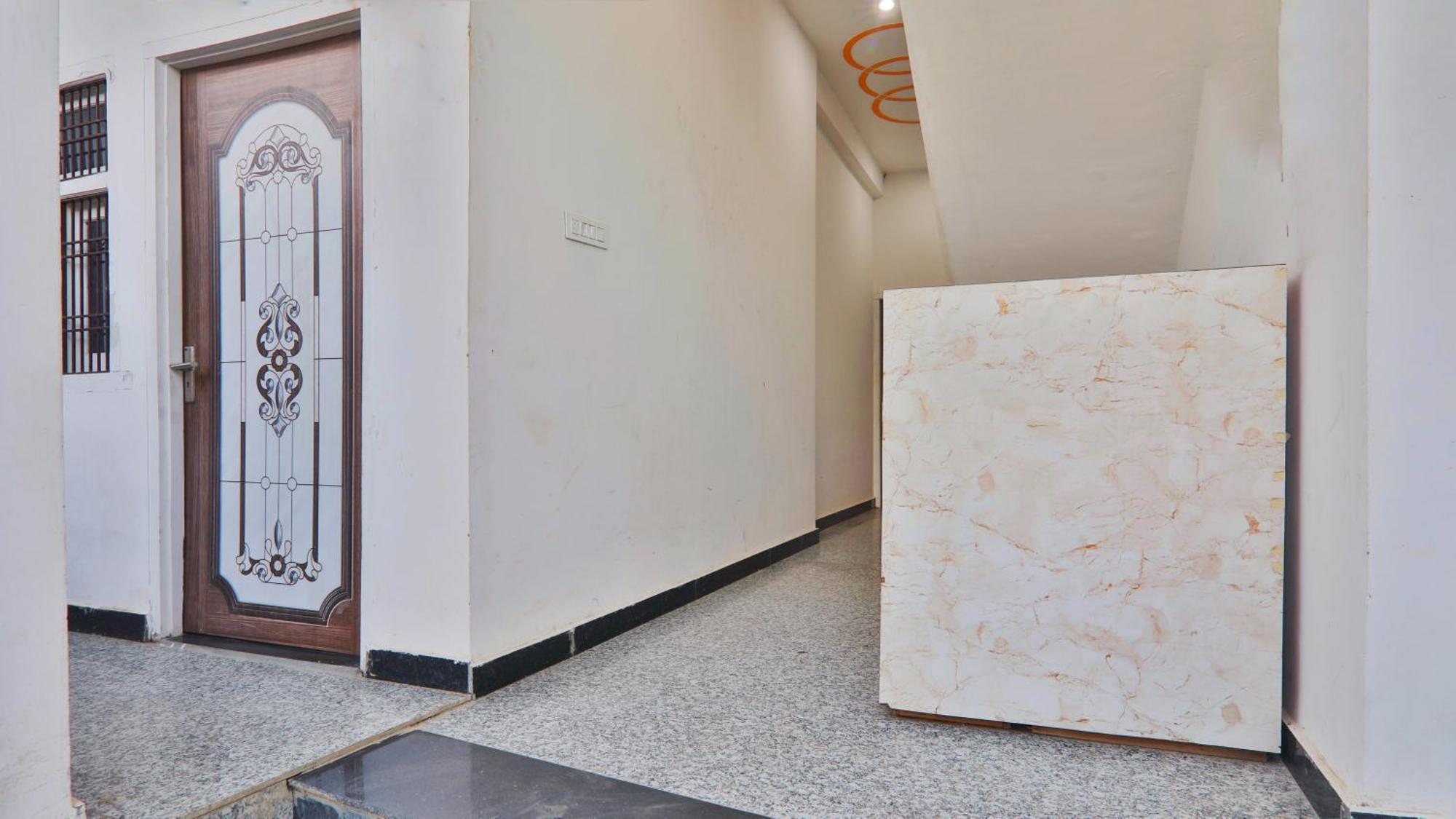 Hotel Ramayan Inn Free Pickup From Ayodhya Dham Junction ภายนอก รูปภาพ