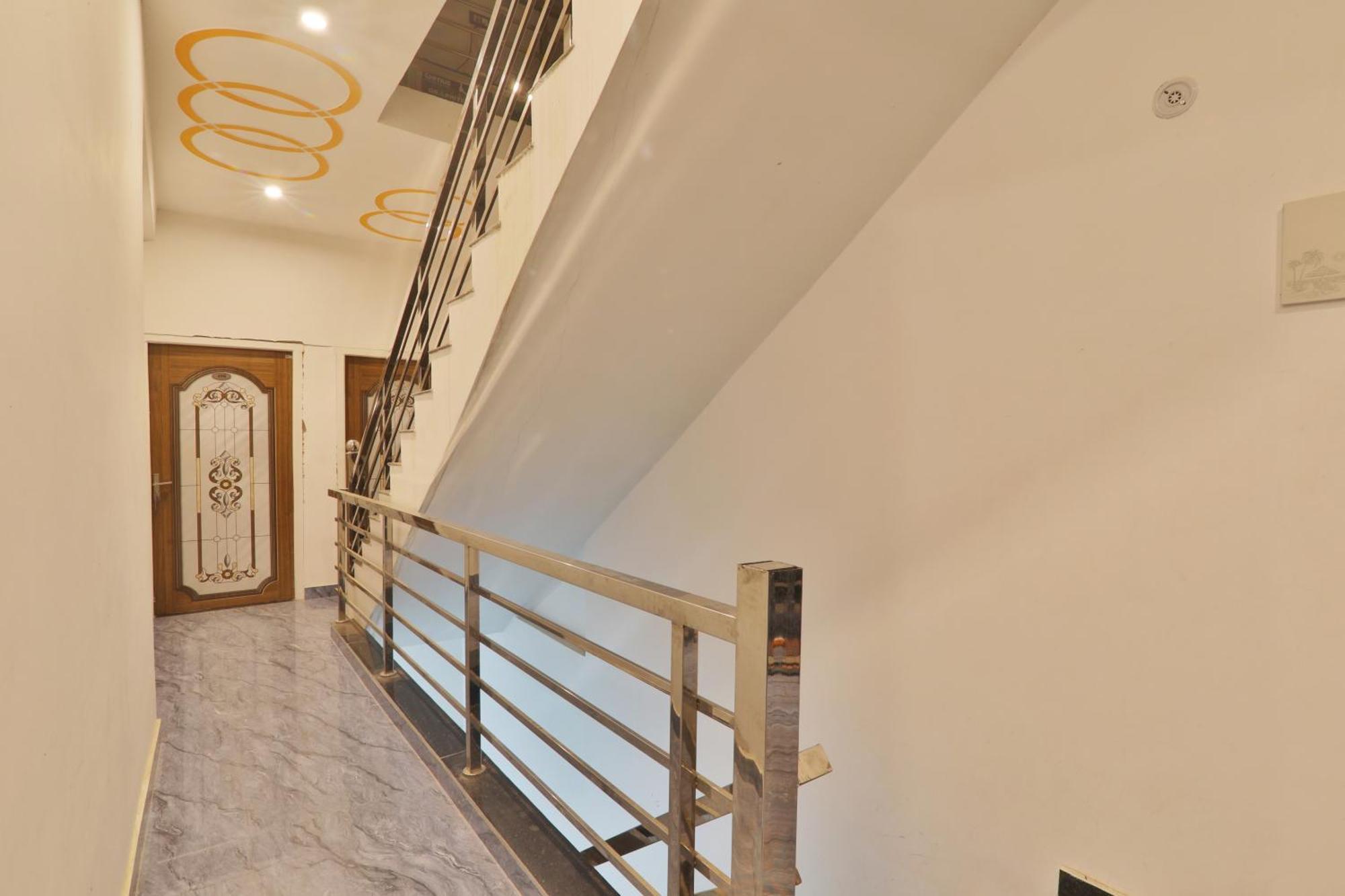 Hotel Ramayan Inn Free Pickup From Ayodhya Dham Junction ภายนอก รูปภาพ