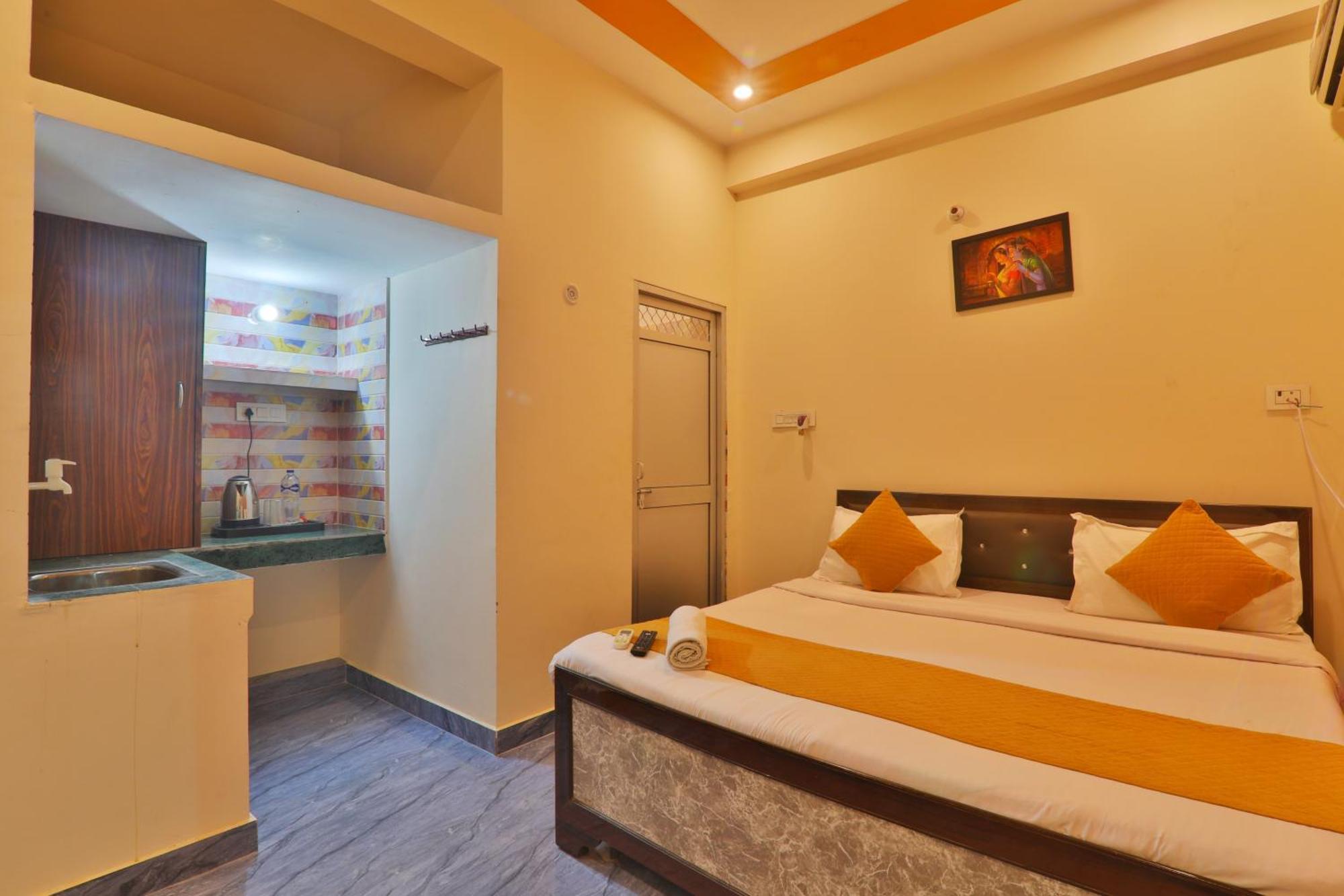 Hotel Ramayan Inn Free Pickup From Ayodhya Dham Junction ภายนอก รูปภาพ
